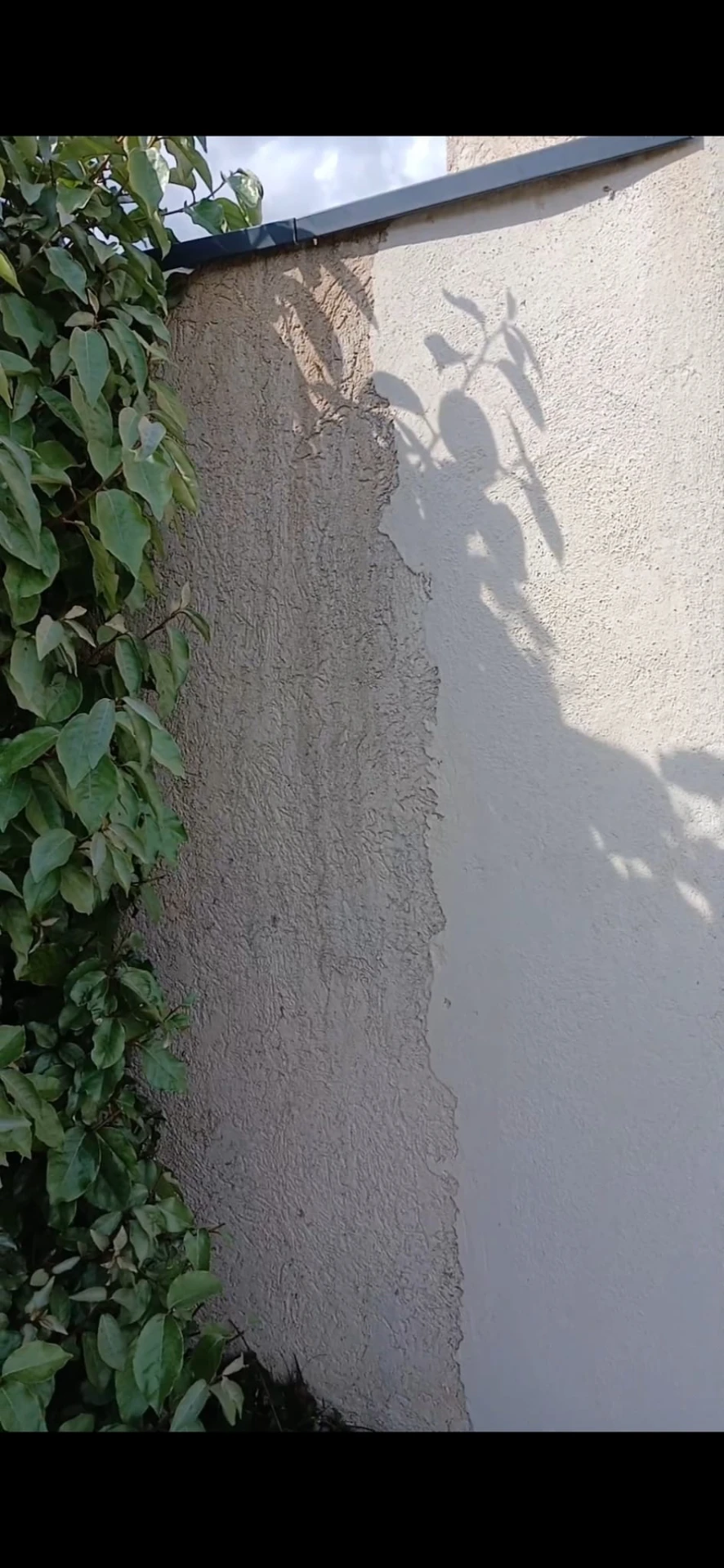 Reprise d'enduit et finition sur mur extérieur — avant travaux